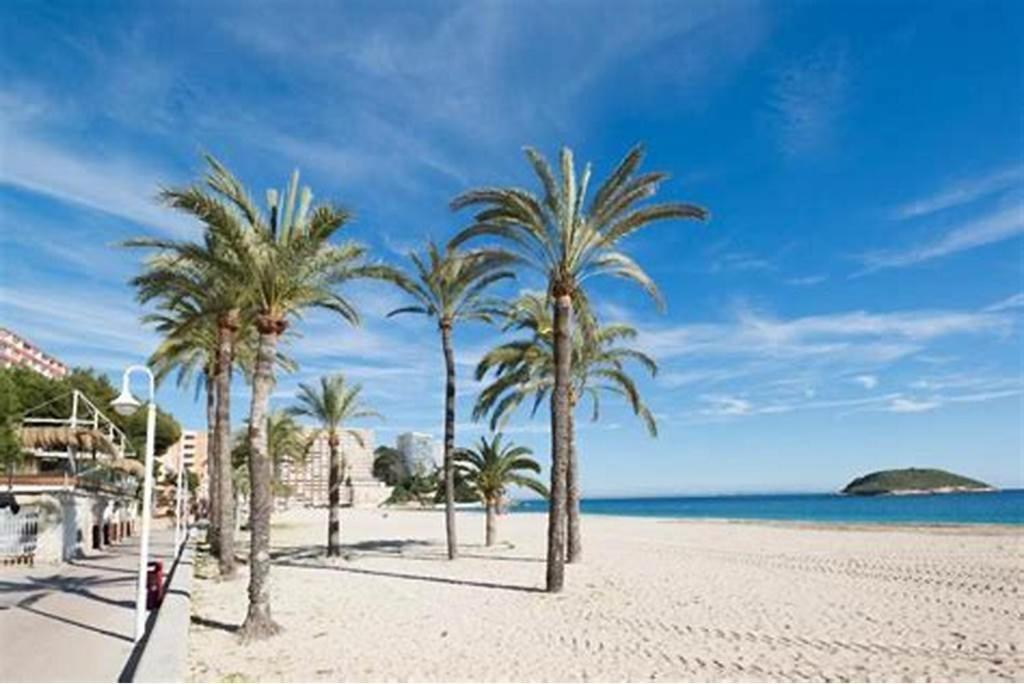 Est1-Spaciouss Appartment In The Beach, Bbq, Downtonwn, Parking, Fast Wifi Fibre Rosas Exterior foto